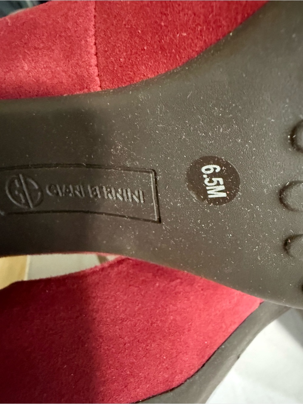 Giani Bernini Memory Foam Red Suede Block Heel Pumps - Picture 3 of 10
